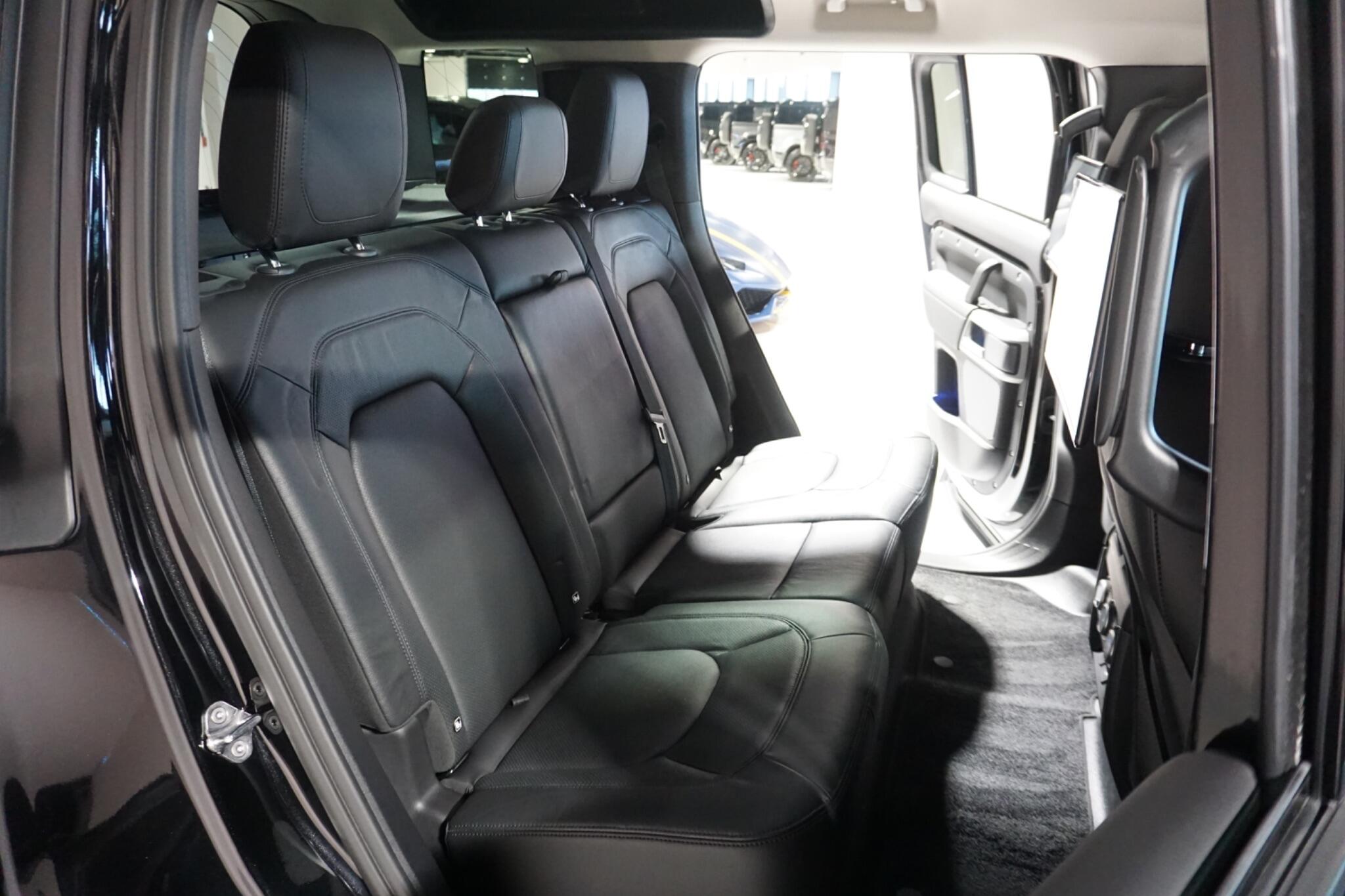 Land Rover Defender 110 2.0 P400e 15.4kWh XS Edition SUV 5dr Petrol Plug-in Hybrid Auto 4WD Euro 6 (s/s) (404 ps)